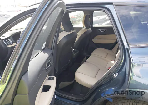 2026 Volvo Xc60 B5 Plus z USA, uszkodzony, nr VIN YV4M12RCXT1375185